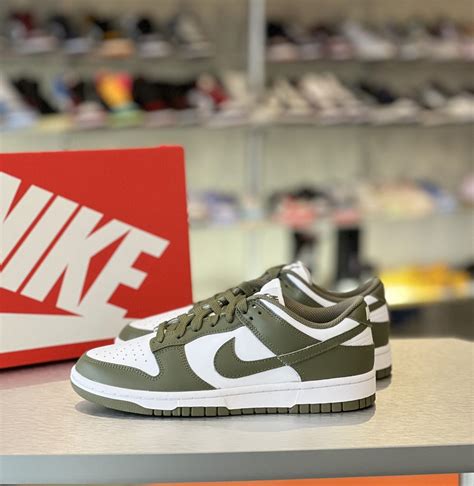 nike damen schuhe olive|Nike low medium olive.